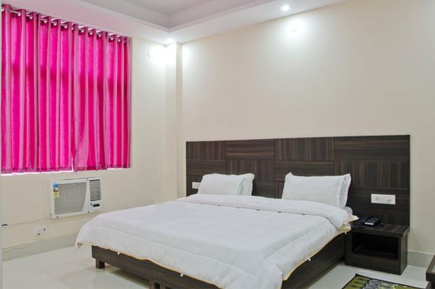 Hotel Aastha Palace